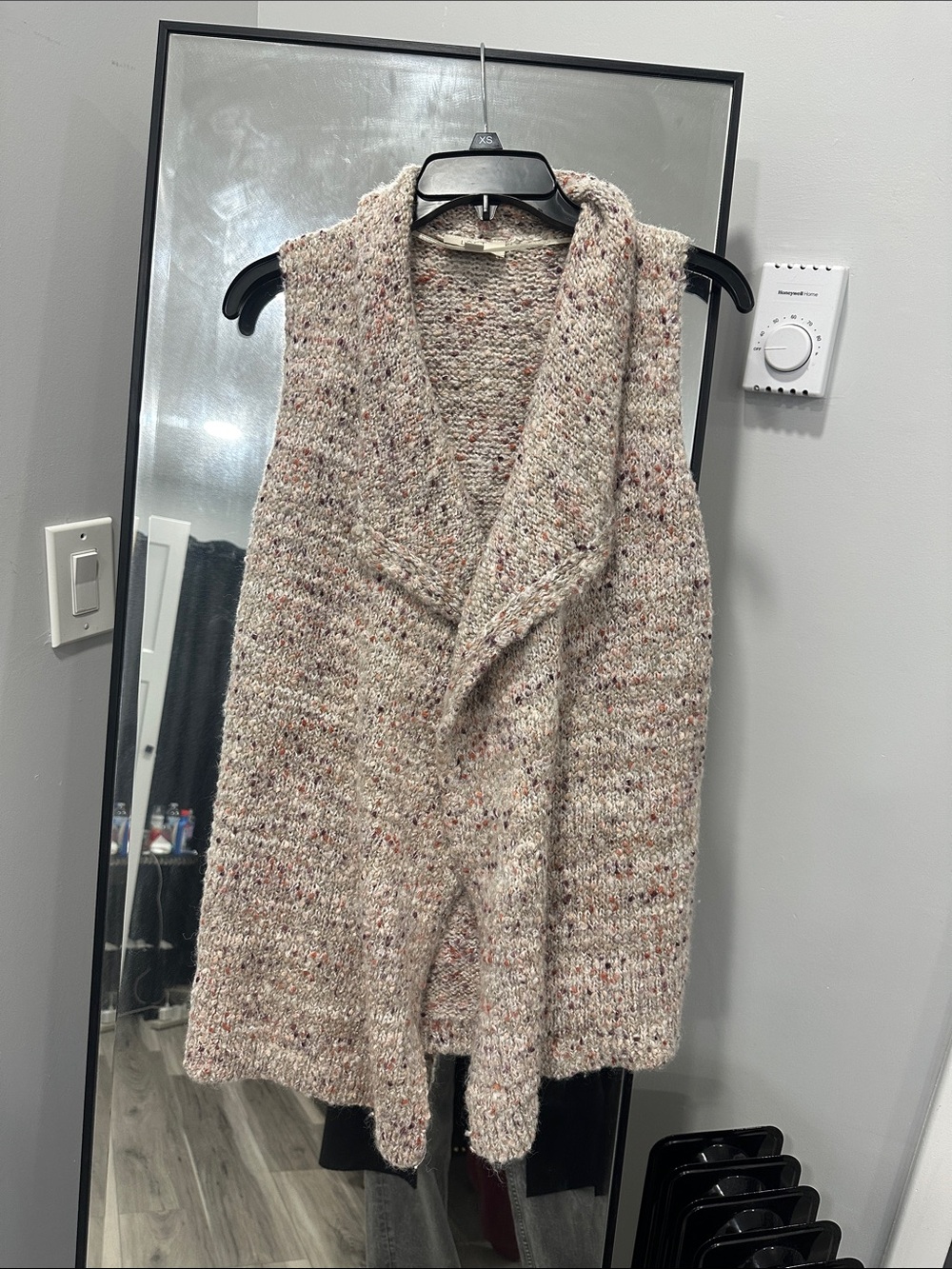LOFT Neutral Speckled Open-Front Knit Vest